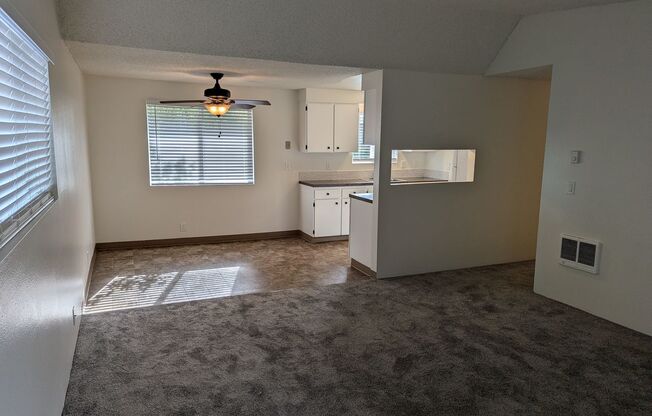 2 beds, 1 bath, 922 sqft, $1,795, Unit 372