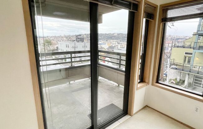Queen Anne Condo with Exceptional Views