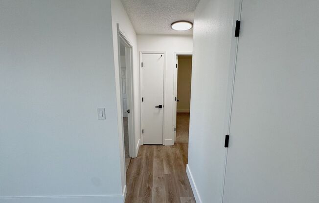 2 beds, 1 bath, 890 sqft, $1,455, Unit 24