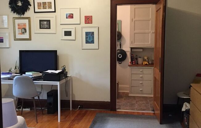 1 bed, 1 bath, 525 sqft, $995, Unit 37