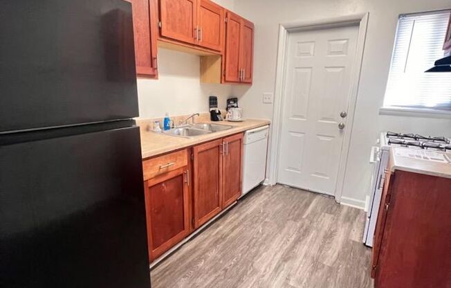 1 bed, 1 bath, 625 sqft, $1,099, Unit C11