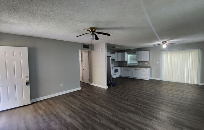 3 beds, 2 baths, $1,650