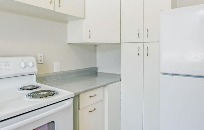 2 beds, 1 bath, 825 sqft, $1,441, Unit 120