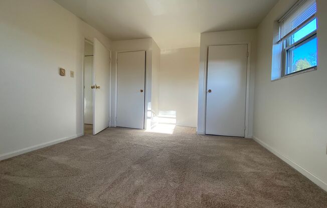 1 bed, 1 bath, $705, Unit B09