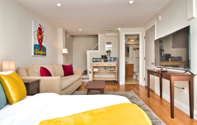 234 Del Prado Dr Studio