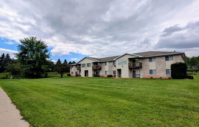 2 beds, 1 bath, 1,100 sqft, $1,319, Unit 1053 7312