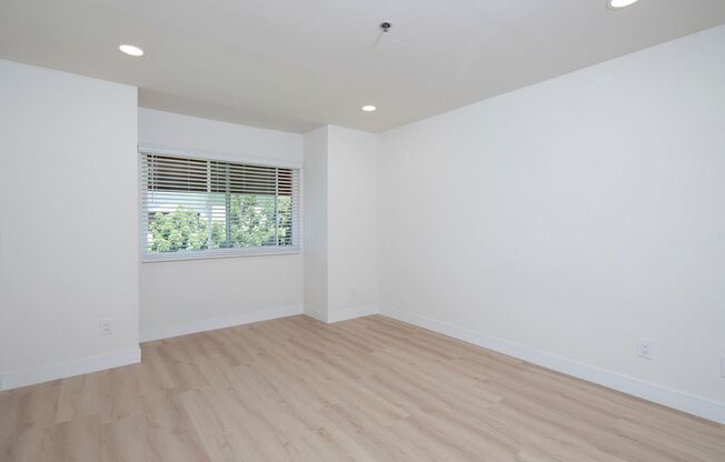 2 beds, 1 bath, 840 sqft, $2,745, Unit 312