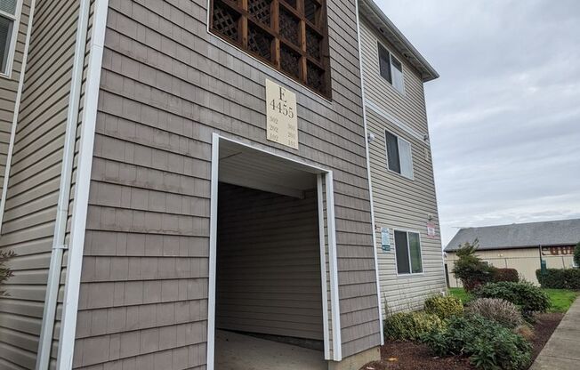 2 beds, 2 baths, 994 sqft, $1,200, Unit E301