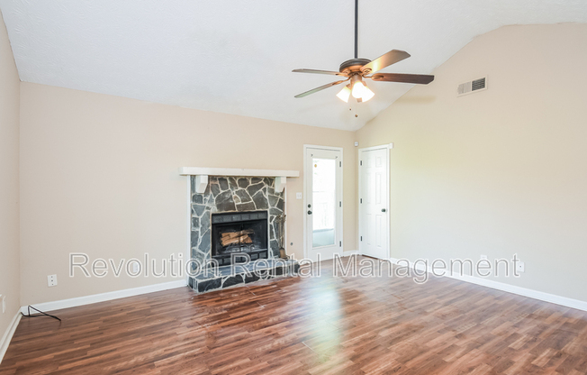 4 MEADOWSWEET LN