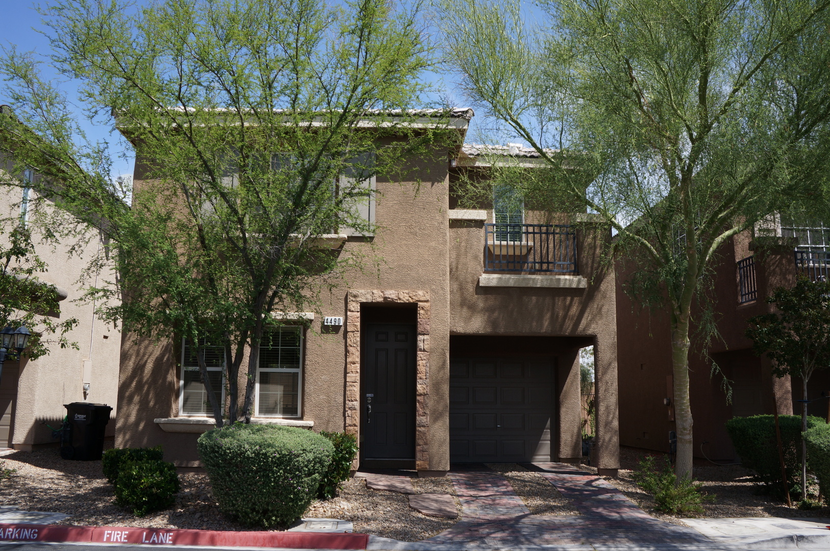 BEAUTIFUL SOUTH LAS VEGAS HOME IN A QUIET COMMUNITY 3 BD AND 2 FB
