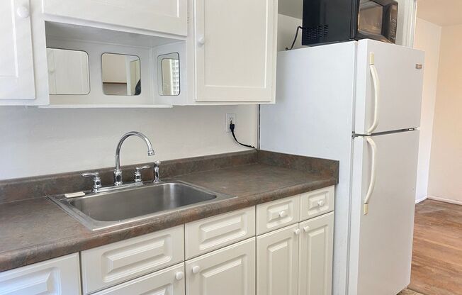 REFRESHED Craftmans Style Upstairs One Bedroom Home! Newly Refreshed!