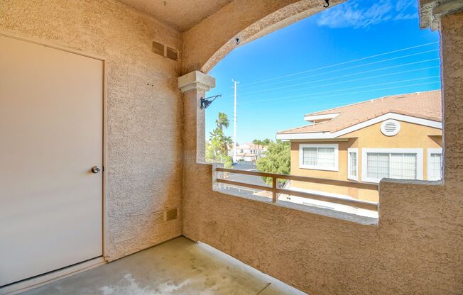 2 beds, 2 baths, $1,600, Unit 823