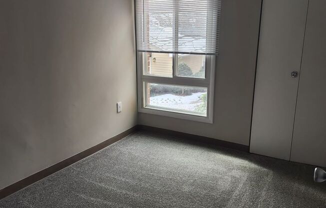 3 beds, 1.5 baths, 943 sqft, $1,700, Unit 6920-D2