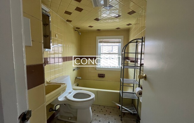 4 beds, 2 baths, 2,000 sqft, $3,700, Unit 2