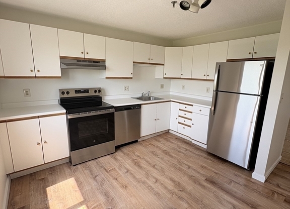 2 beds, 2 baths, 1,229 sqft, $3,500, Unit 613