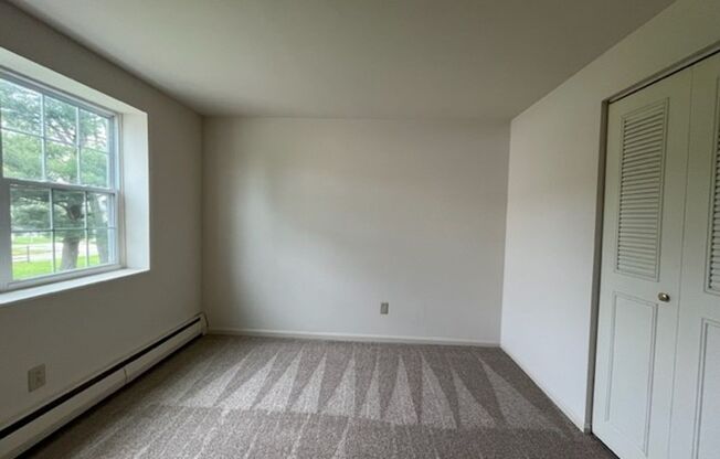 2 beds, 1 bath, 900 sqft, $1,525, Unit 123