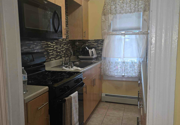 80 POTTERS AVE