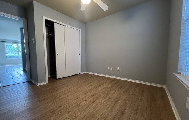 8011 RUSTIC PARK