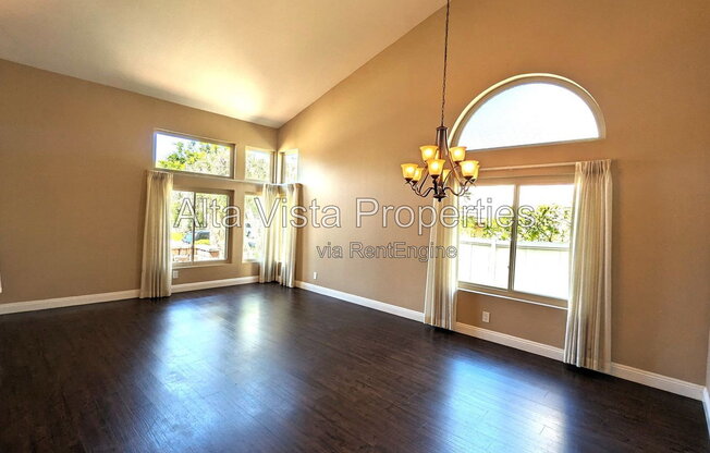 5 beds, 3.5 baths, 2,410 sqft, $5,995