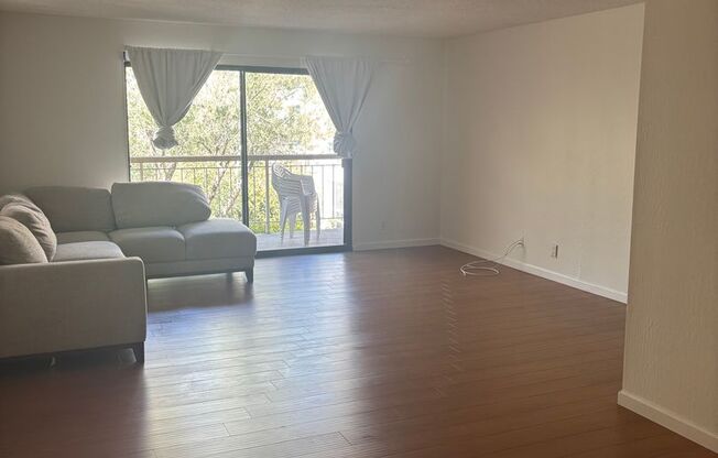 Spacious Upgraded Condo in The Keys – Walnut Creek
