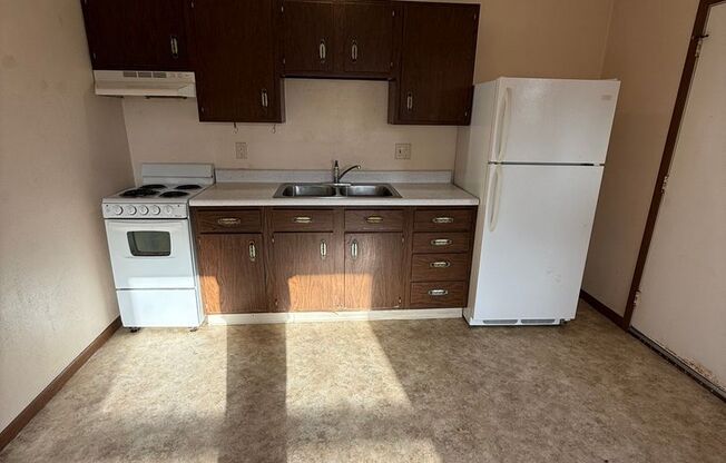 1 bed, 1 bath, 565 sqft, $700, Unit 4