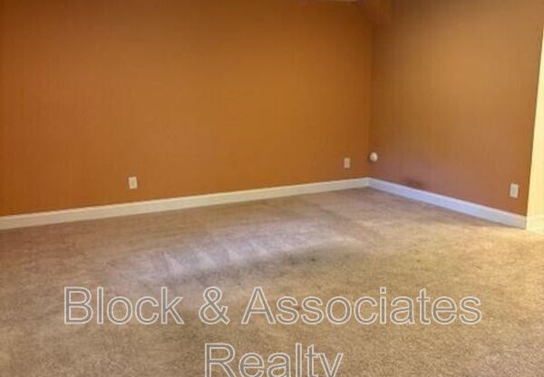 1112 BOXCAR WAY