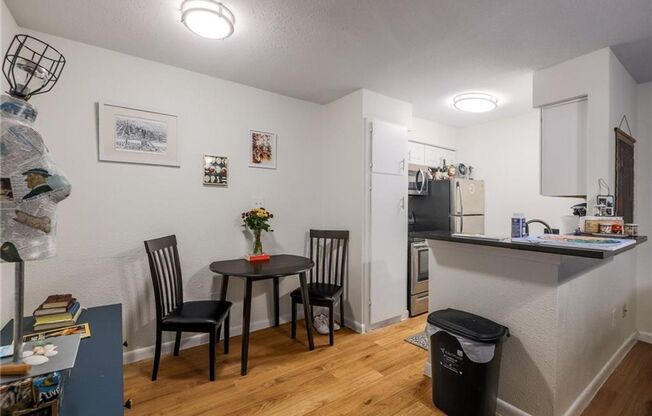 West Campus 1-Bedroom Condo Near UT Law School
