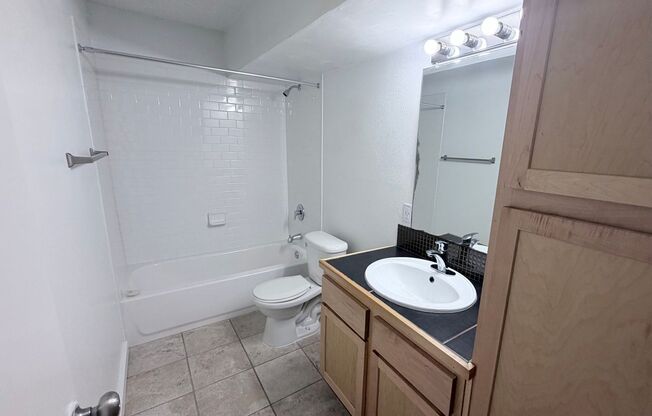 2 beds, 2 baths, 960 sqft, $1,504, Unit LAW13-102