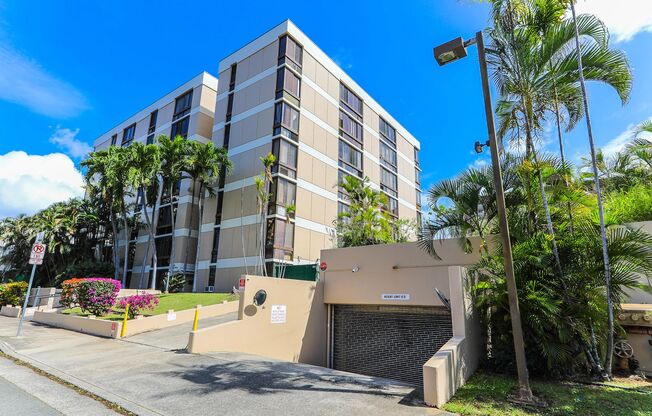 Piikoi Atrium - studio,1 bath with 1 covered parking stall