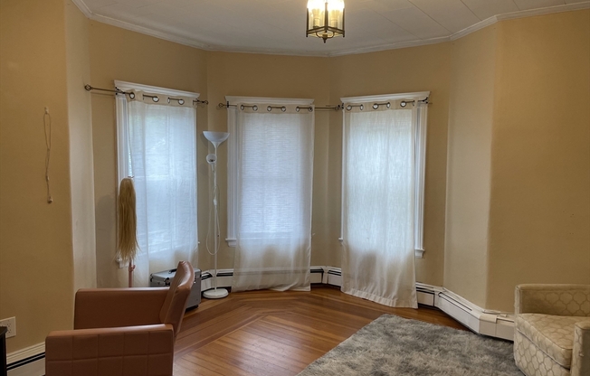 547 HIGHLAND AVE