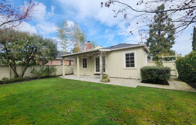 Amazing 1 bedroom with private backyard and garage