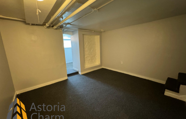 2 beds, 1.5 baths, $1,600