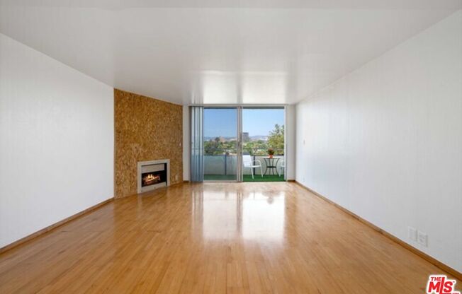 2 beds, 2 baths, 1,099 sqft, $4,500, Unit 1210