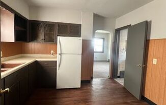 2 beds, 1 bath, $1,075