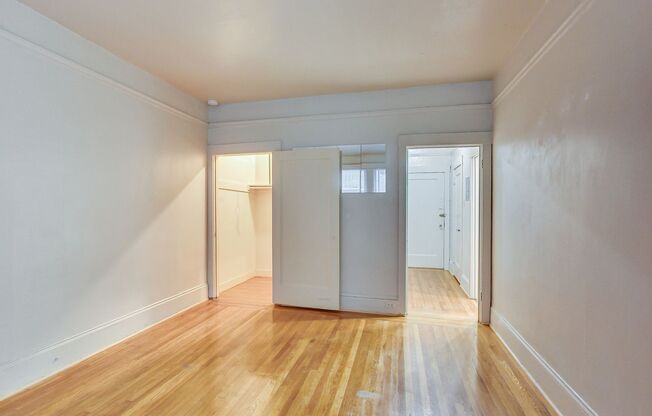 1112 LARKIN ST