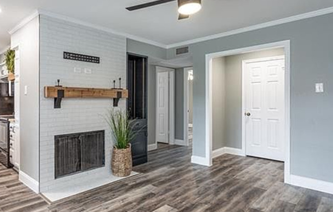 16301 Ledgemont Ln
