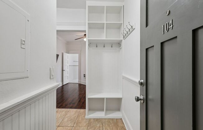 Studio, 1 bath, 375 sqft, $1,425, Unit 209