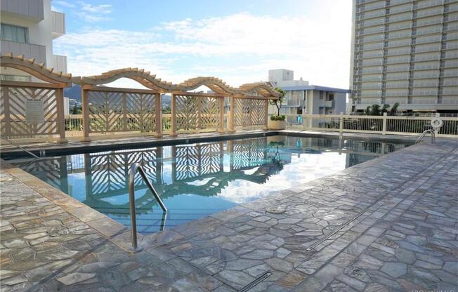 1 bed, 1 bath, 420 sqft, $2,080