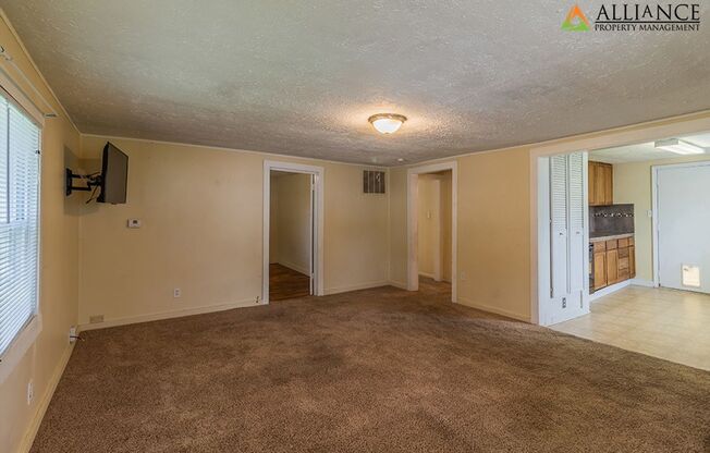 3 beds, 1 bath, $1,250