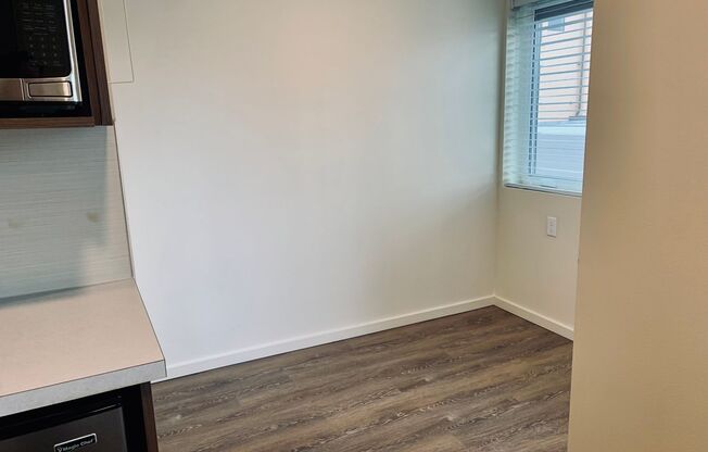 Studio, 1 bath, 175 sqft, $1,295, Unit 218