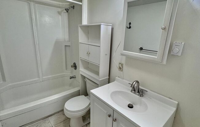 2 beds, 1 bath, $1,875, Unit 3