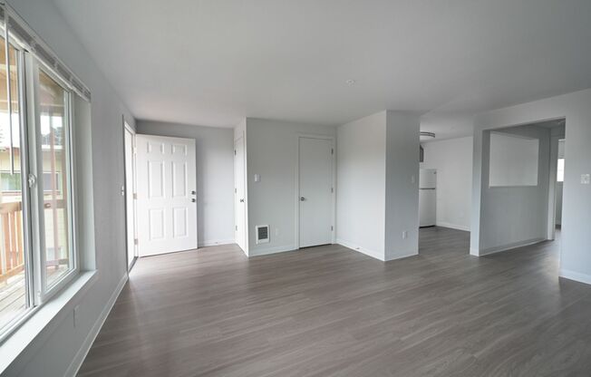 1 bed, 1 bath, 650 sqft, $1,300, Unit 12