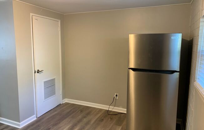 2 beds, 1 bath, 850 sqft, $1,550, Unit 2