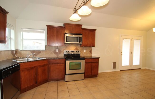 3 beds, 2 baths, $1,500