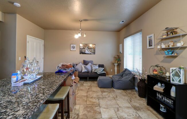 3 bedroom 2.5 bath townhome in Orem