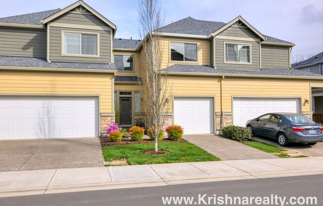 Lovely 3BR* 2.5 BA* Townhome in Hillsboro's Sequoia Village, Minutes from Streets of Tanasbourne**Excellent Location!**