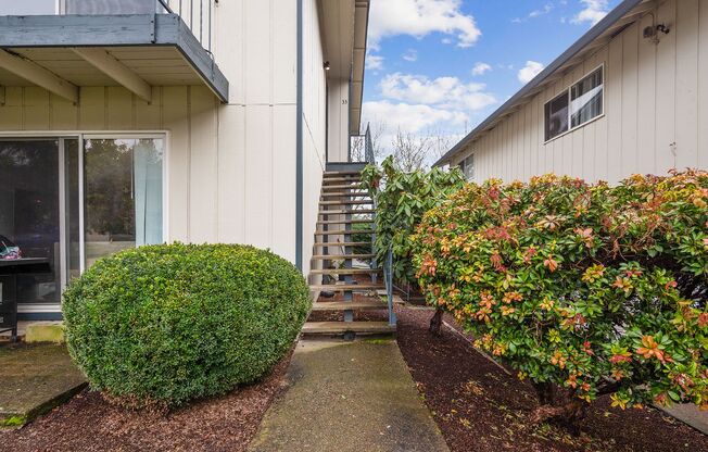 2 beds, 1 bath, 742 sqft, $1,595, Unit 45