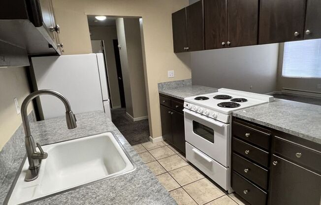 M100 - Riverview West Apartment