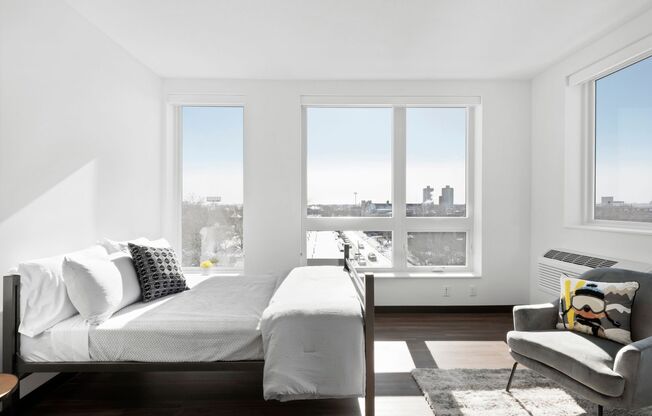 Studio, 1 bath, 439 sqft, $1,095, Unit 501