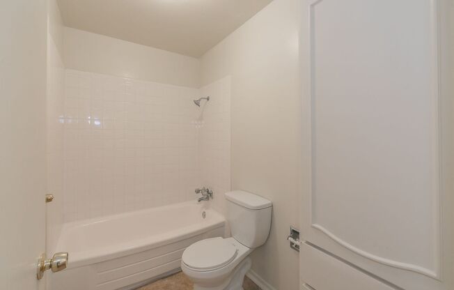 1 bed, 1 bath, $1,095, Unit # 11